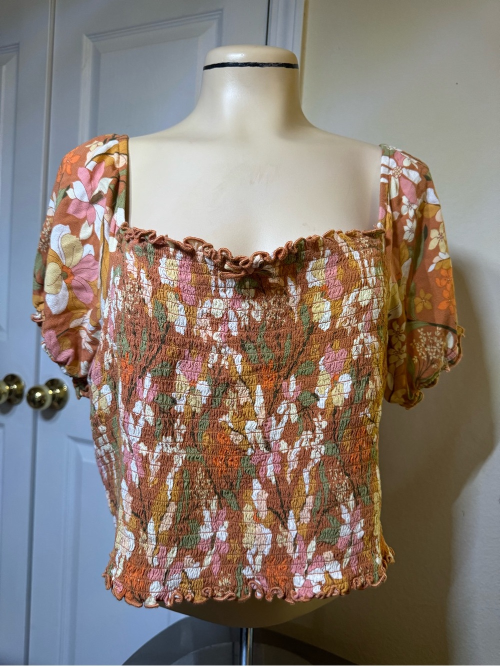 aerie Floral Smocked Crop Top in Rust Pink Cream
